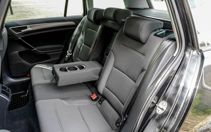 Volkswagen Golf cena 34900 przebieg: 212000, rok produkcji 2016 z Błonie małe 667